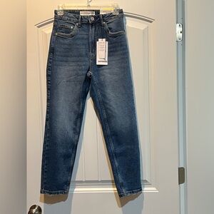 NWT STRADIVARIUS Petite mom slim fit jeans size 4